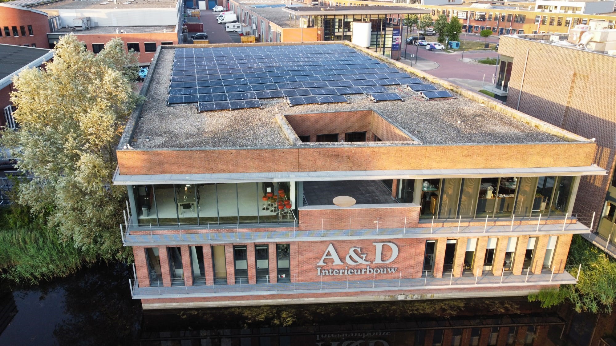 Bedrijfspand A&D zonnepanelen Duurzame bedrijfspand A&D zonnepanelen