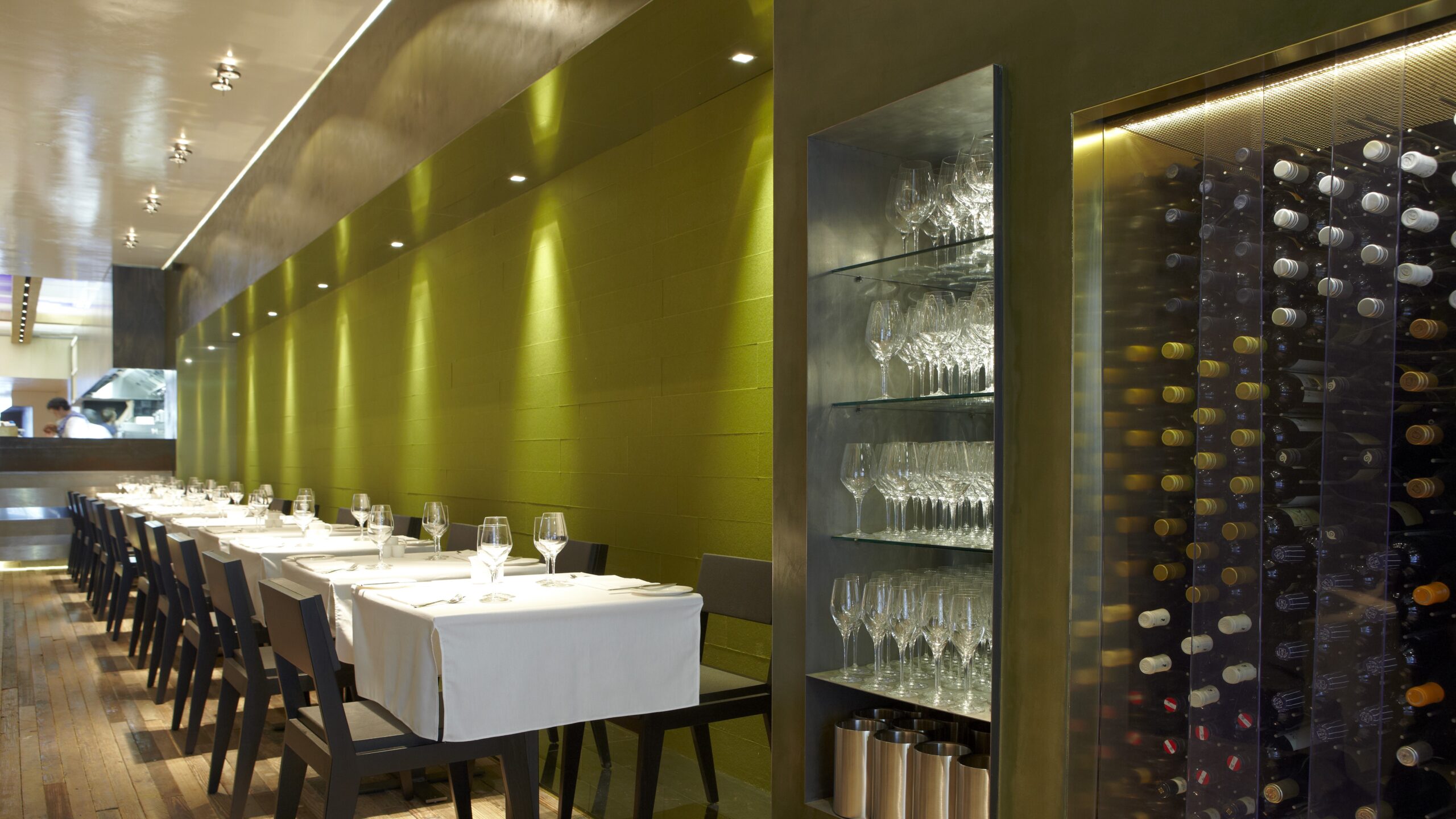 Restaurant Anna stalen display Stalen display door A&D Interieurbouw
