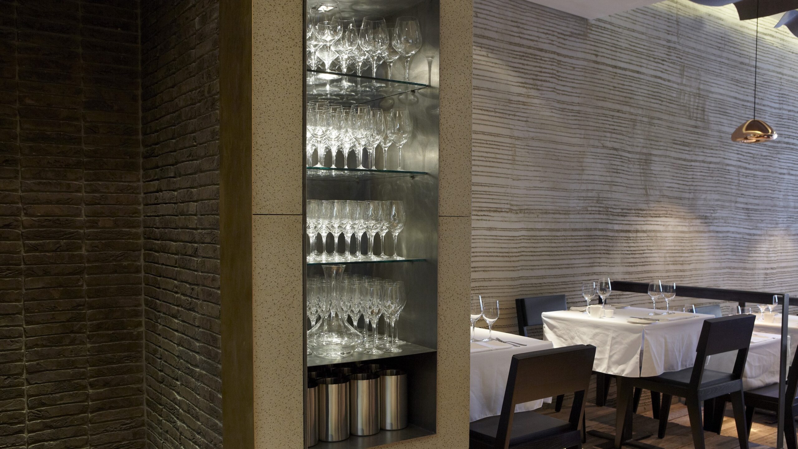 Restaurant Anna stalen display 2 verkl Restaurant Anna stalen display 2